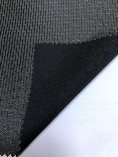 DG-PGSG  PSCC19146  30D環保耐刺刮雙面布+TPU+環保彈力城墻格  56''  185±10gsm 底布83%poly,17%SP 面布100%poly  MOQ:1000y 45度照